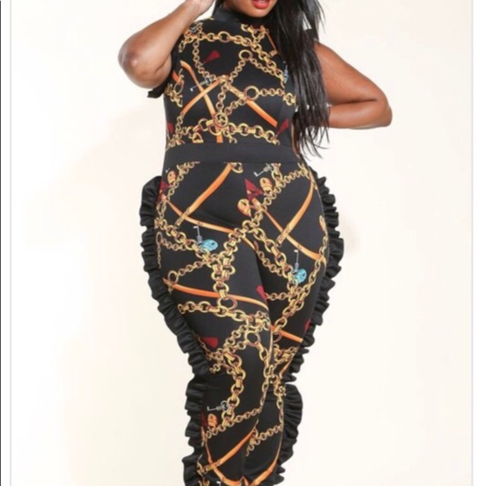 Jumpsuit with chain print